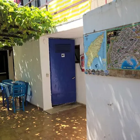 Stathis Hostel