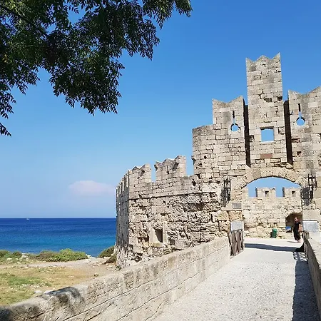 Stathis Hostel