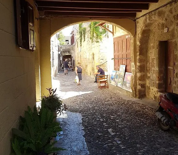 斯塔西斯旅舍 Rhodes City