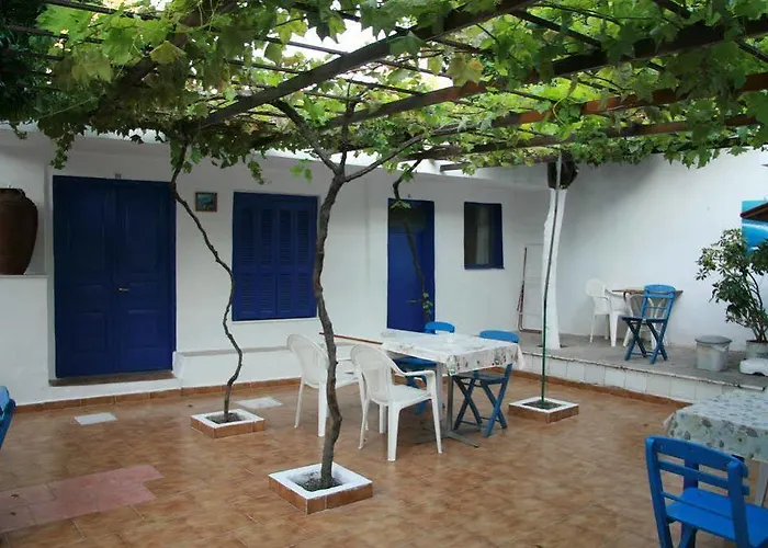 斯塔西斯旅舍 *